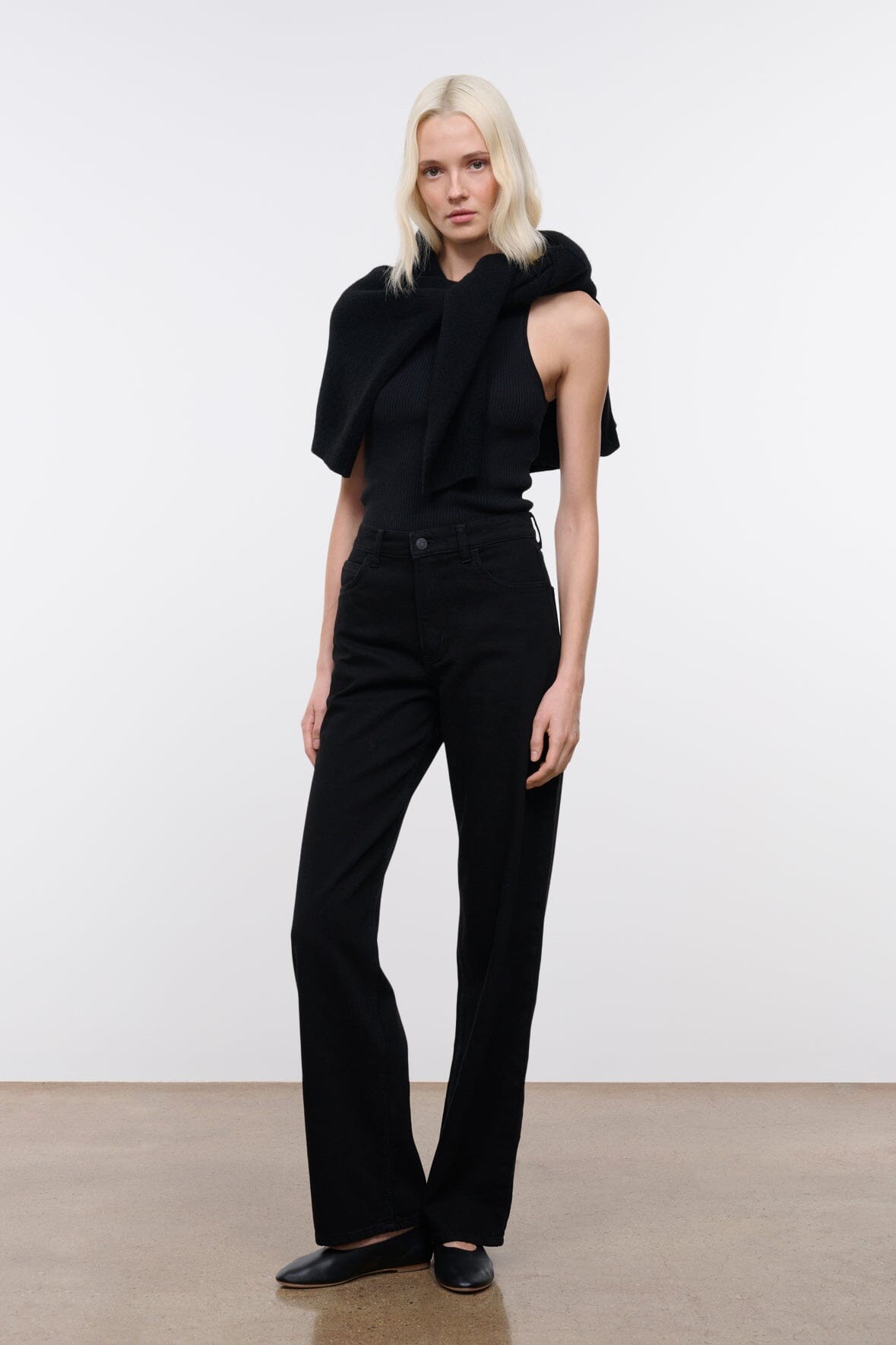 LEO HIGH RISE JEAN | BLACK